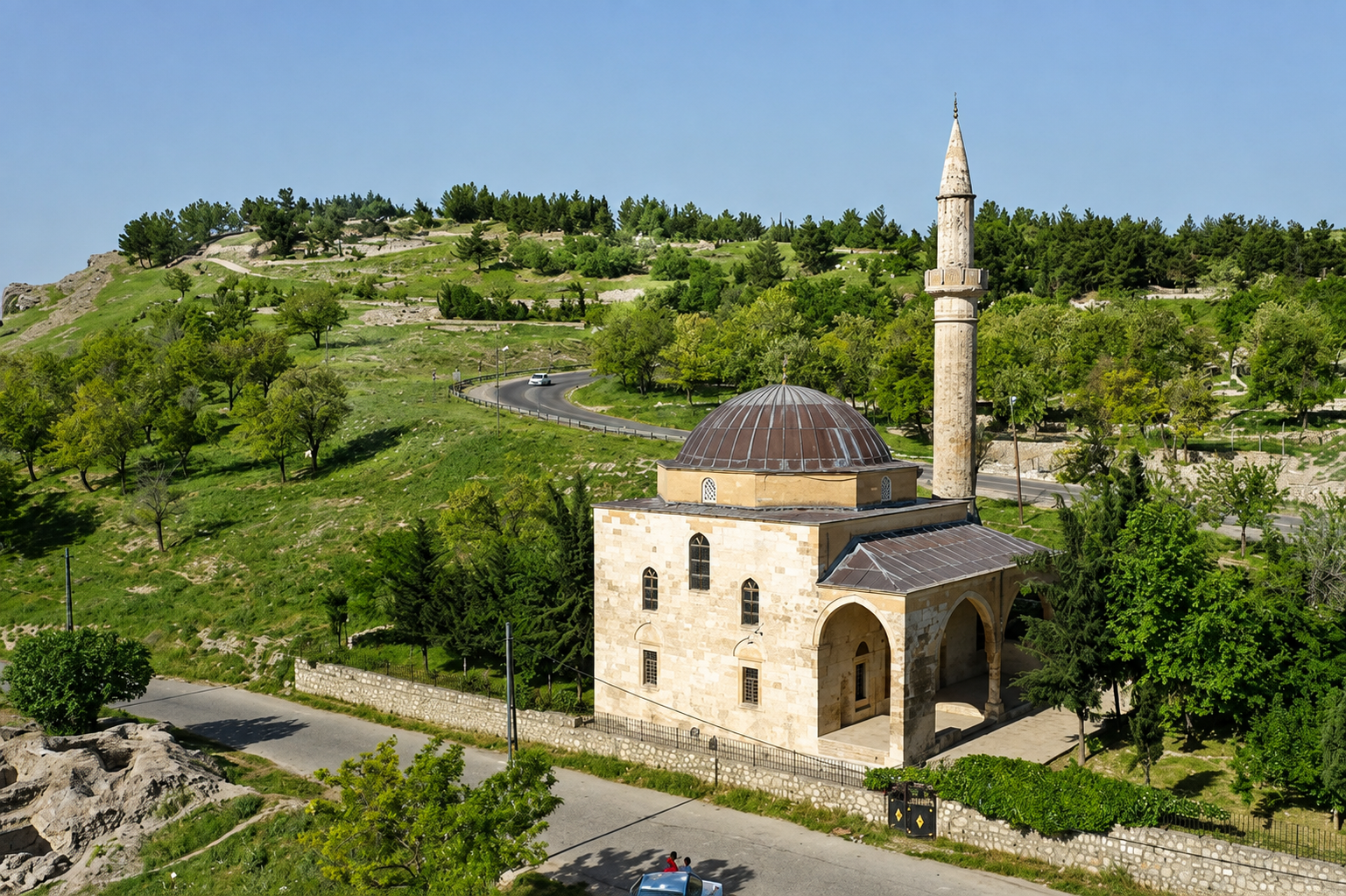 Besni Kurşunlu Camii
